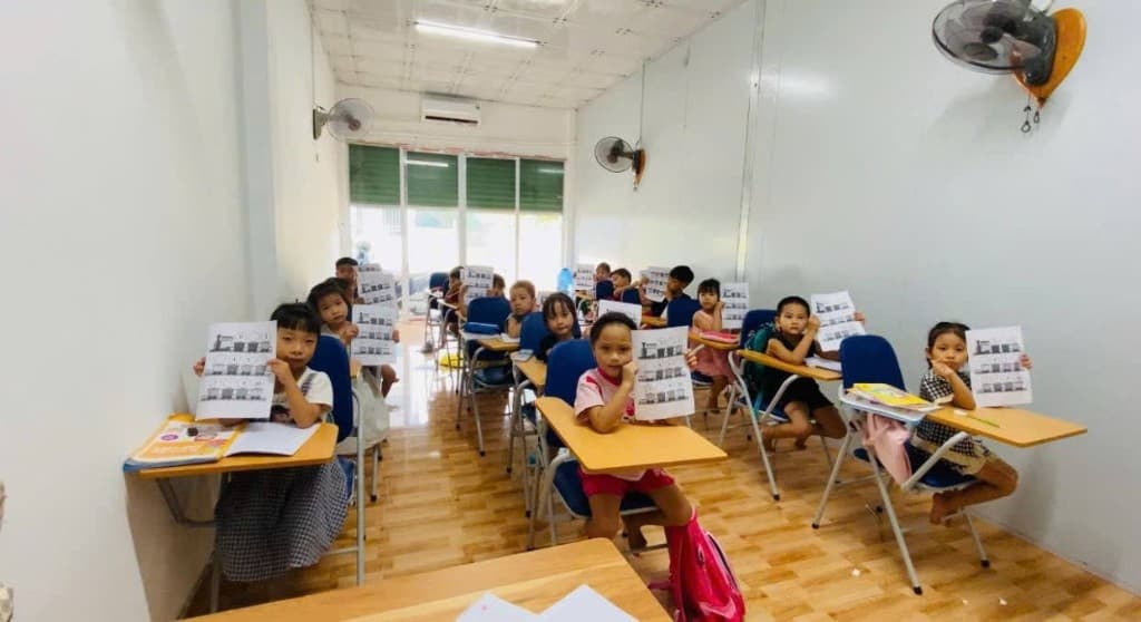 Học viên học tiếng Anh tại Trung tâm ngoại ngữ Nhật Đức